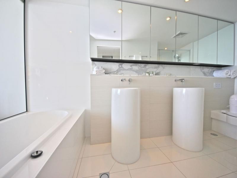 3104/4 Oracle, Charles Avenue, Broadbeach QLD 4218