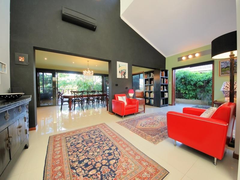 79 Clear Island Road, Broadbeach Waters QLD 4218