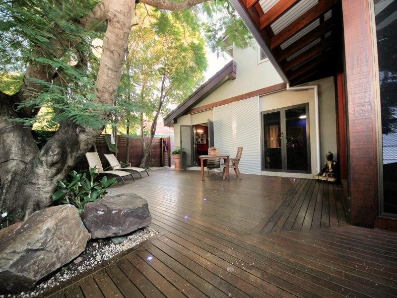 79 Clear Island Road, Broadbeach Waters QLD 4218