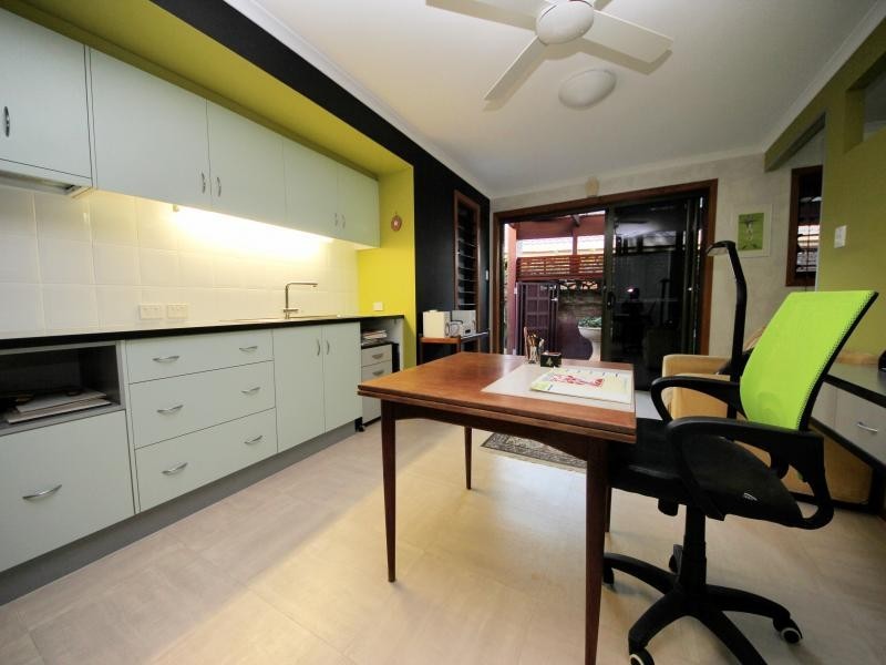 79 Clear Island Road, Broadbeach Waters QLD 4218