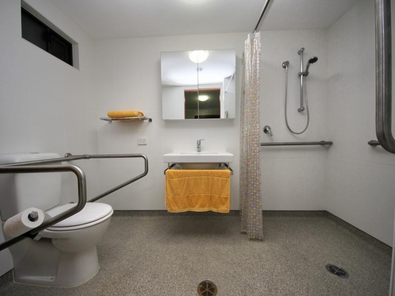 79 Clear Island Road, Broadbeach Waters QLD 4218