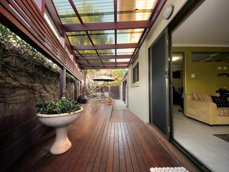 79 Clear Island Road, Broadbeach Waters QLD 4218