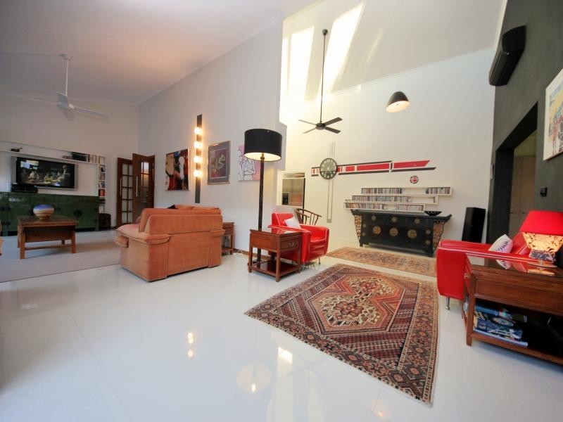 79 Clear Island Road, Broadbeach Waters QLD 4218