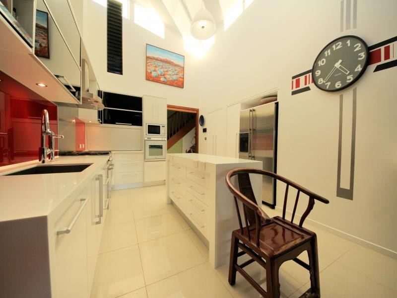 79 Clear Island Road, Broadbeach Waters QLD 4218