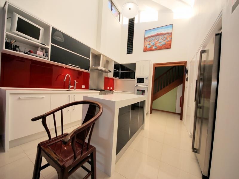 79 Clear Island Road, Broadbeach Waters QLD 4218