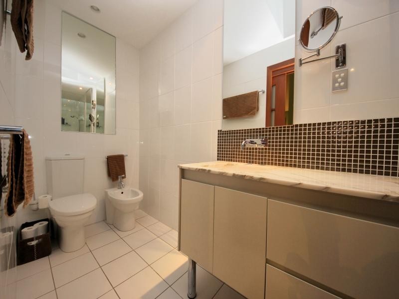 79 Clear Island Road, Broadbeach Waters QLD 4218