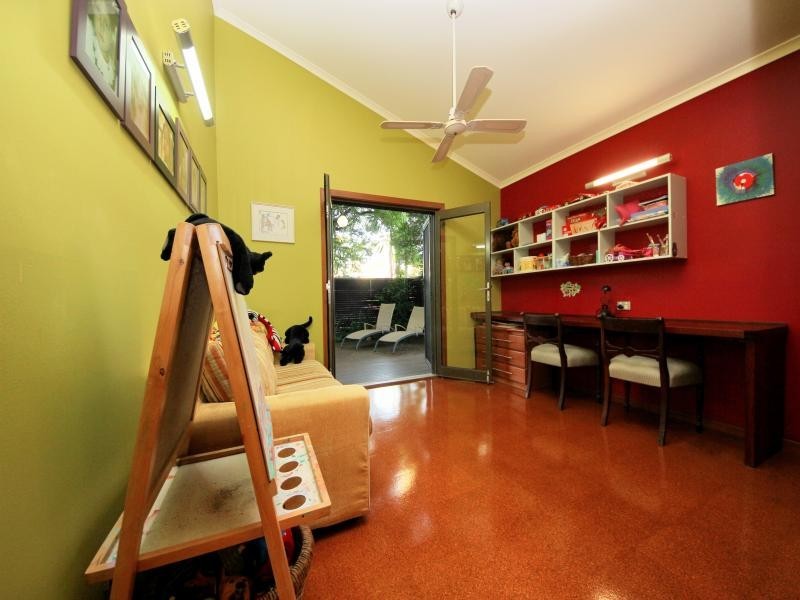 79 Clear Island Road, Broadbeach Waters QLD 4218