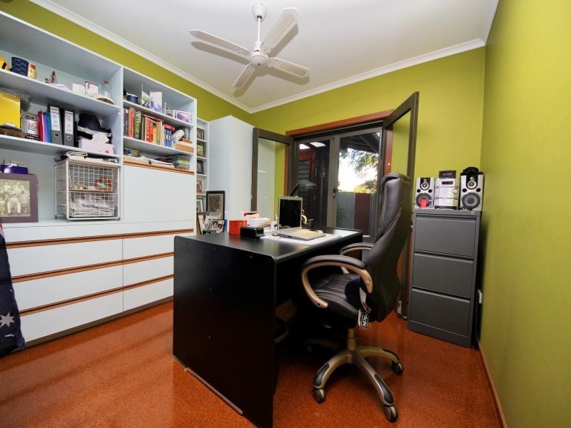 79 Clear Island Road, Broadbeach Waters QLD 4218