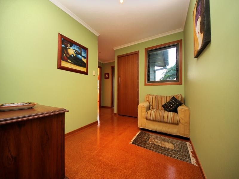79 Clear Island Road, Broadbeach Waters QLD 4218