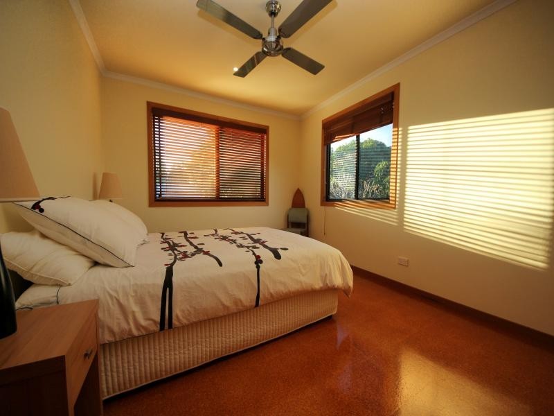 79 Clear Island Road, Broadbeach Waters QLD 4218