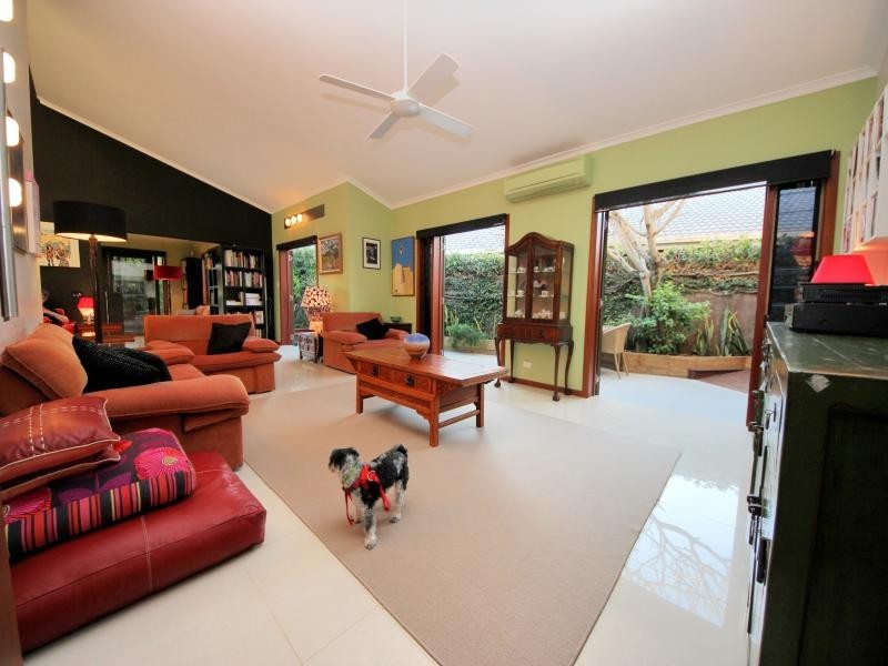 79 Clear Island Road, Broadbeach Waters QLD 4218