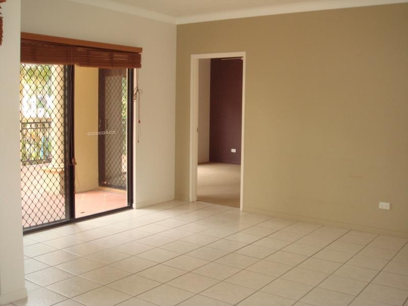 2/12 St Kilda Avenue, Broadbeach QLD 4218