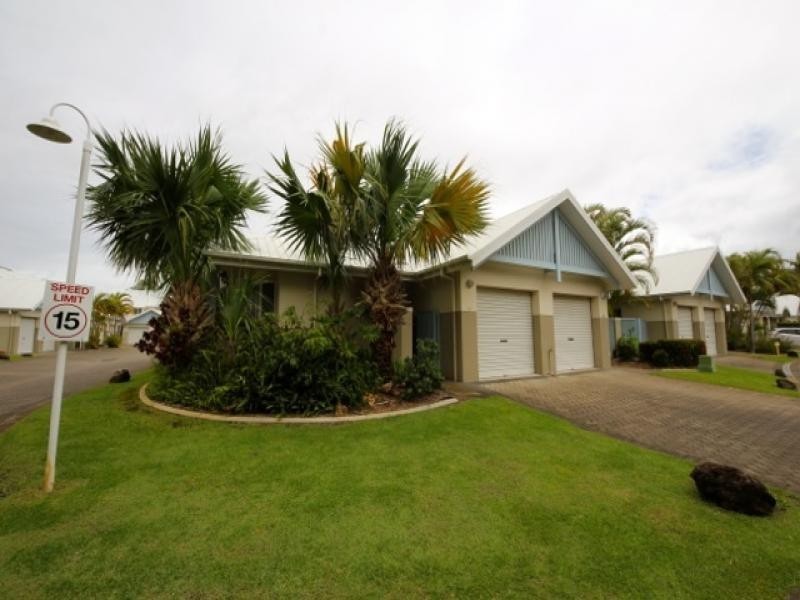 26/16 Cresent Ave, Mermaid Beach QLD 4218