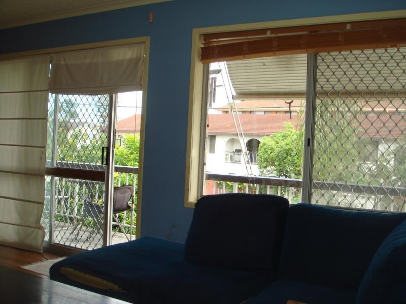 5/143 Surf Parade, Broadbeach QLD 4218