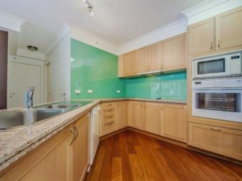 100 Old Burleigh Road, Broadbeach QLD 4218