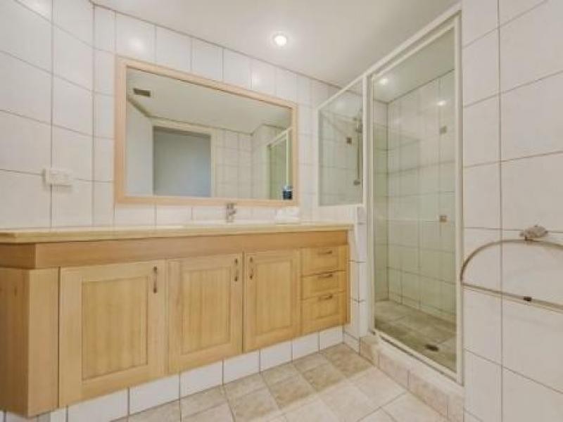 100 Old Burleigh Road, Broadbeach QLD 4218