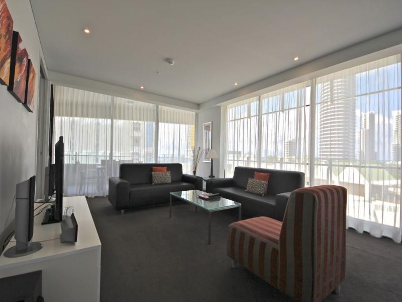 89 Surf Parade, Broadbeach QLD 4218