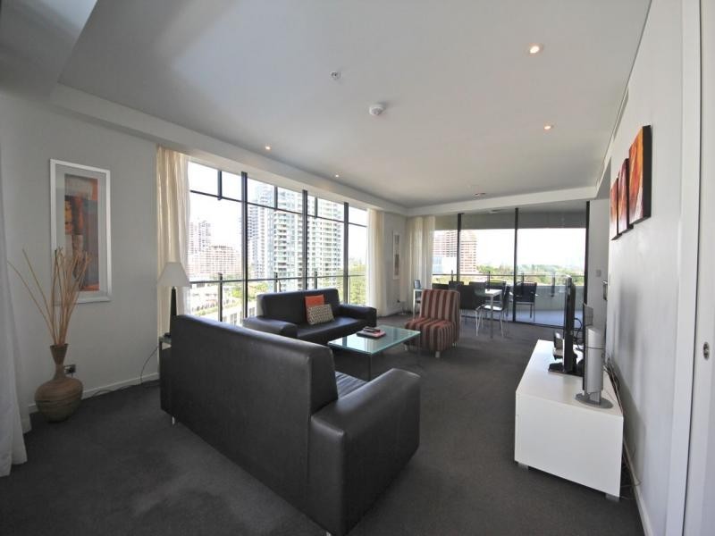 89 Surf Parade, Broadbeach QLD 4218