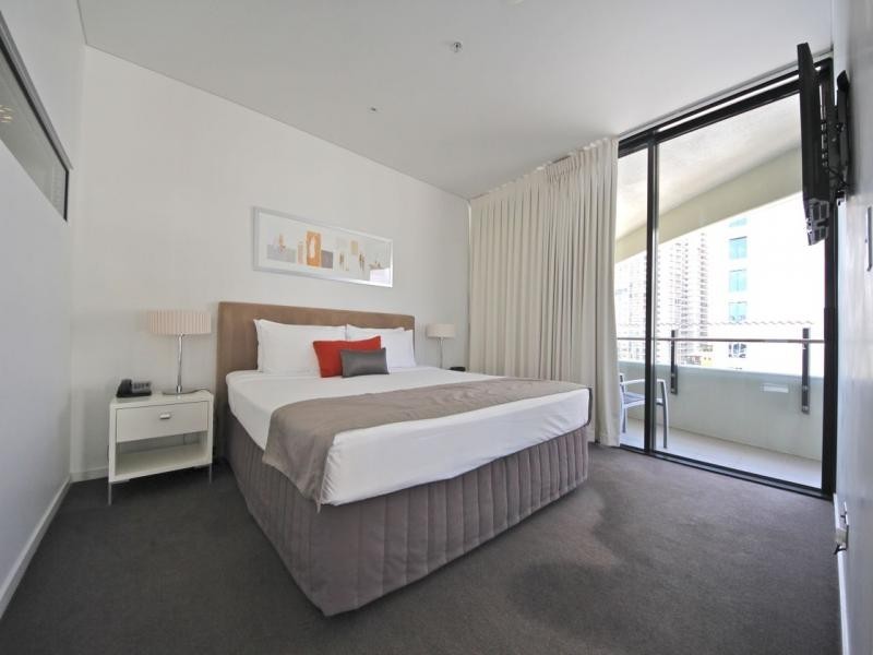 89 Surf Parade, Broadbeach QLD 4218