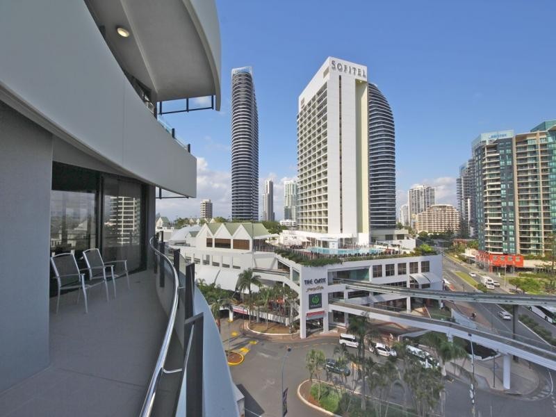 89 Surf Parade, Broadbeach QLD 4218