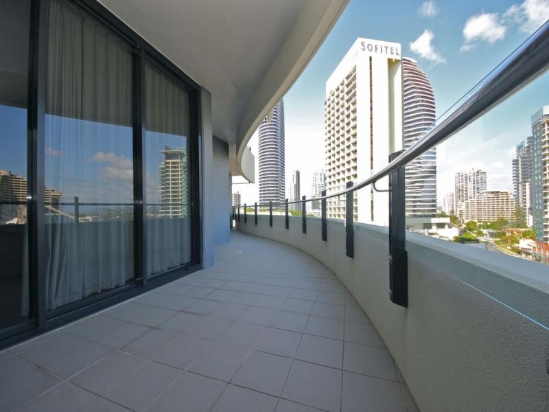 89 Surf Parade, Broadbeach QLD 4218