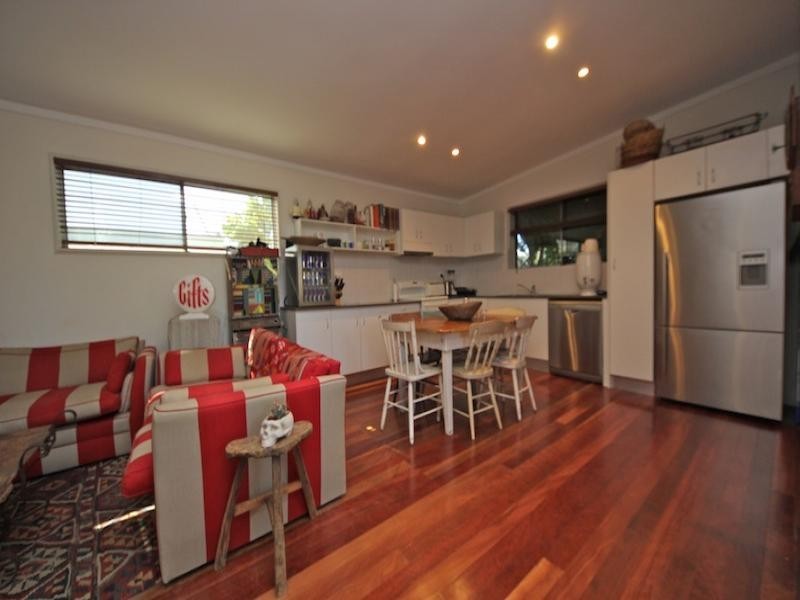 7 Ventura Road, Mermaid Beach QLD 4218