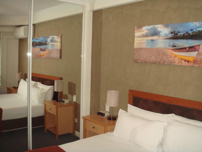 1104/90 Surf Parade, Broadbeach QLD 4218