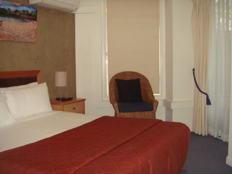 1104/90 Surf Parade, Broadbeach QLD 4218