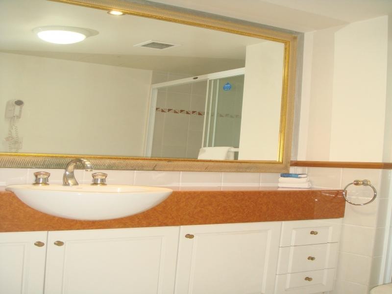 1104/90 Surf Parade, Broadbeach QLD 4218