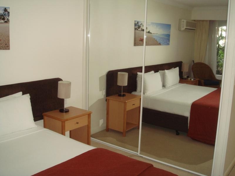 1104/90 Surf Parade, Broadbeach QLD 4218