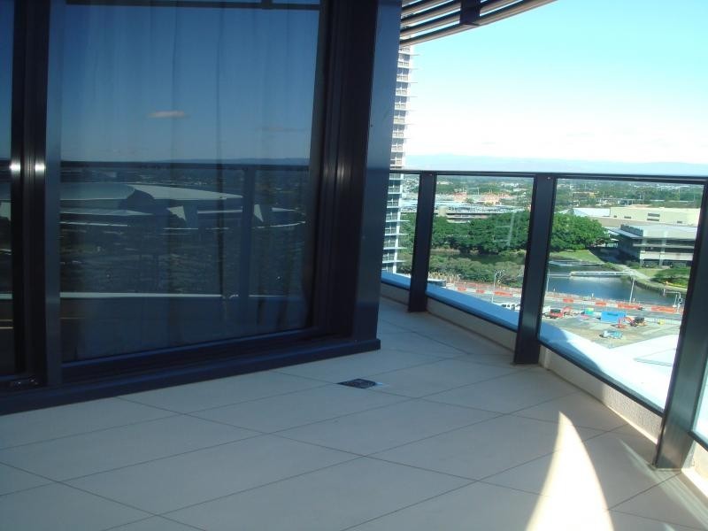 22202/21 Elizabeth Avenue, Broadbeach QLD 4218