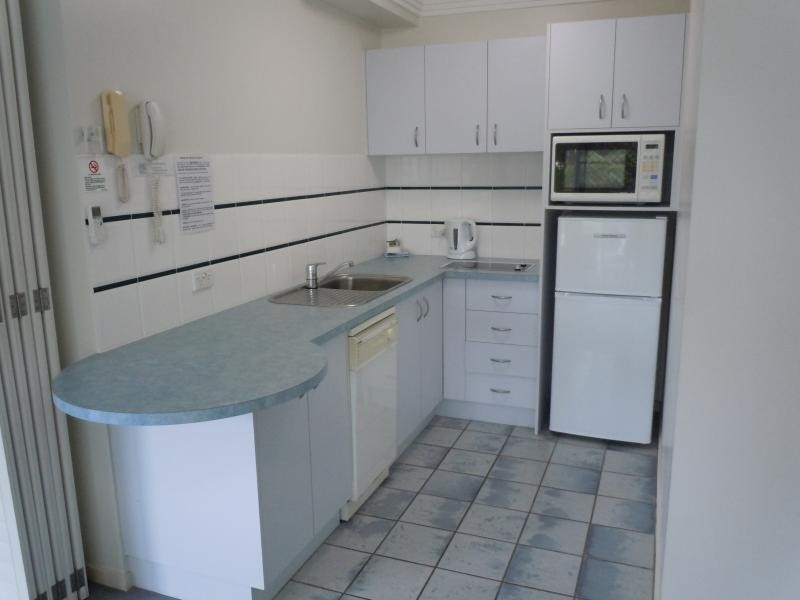 5/13-15 Anne Avenue, Broadbeach QLD 4218