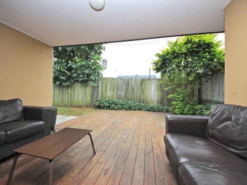 4/13 Schneider Avenue, Labrador QLD 4215