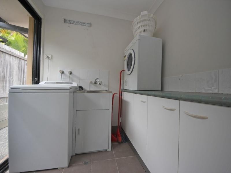 4/13 Schneider Avenue, Labrador QLD 4215