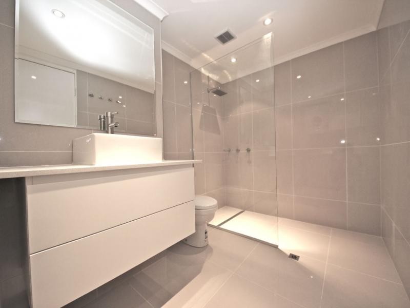 10-16 Alexandra Avenue, Broadbeach QLD 4218