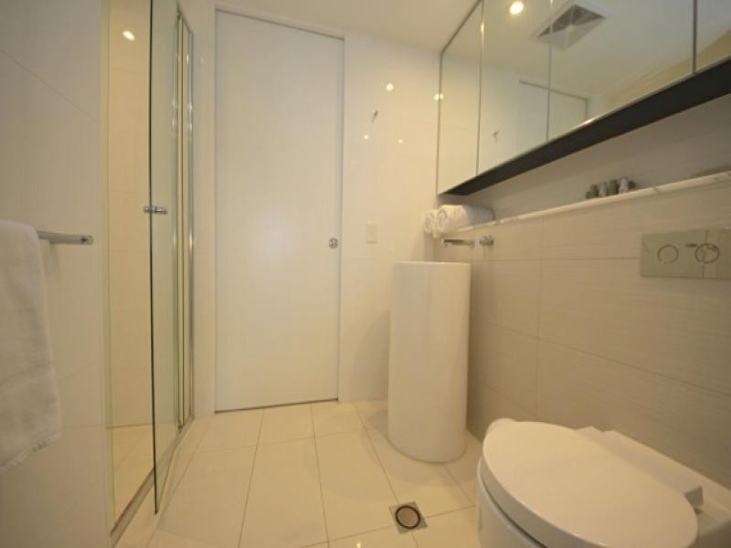 12601/4 Charles ave, Broadbeach QLD 4218