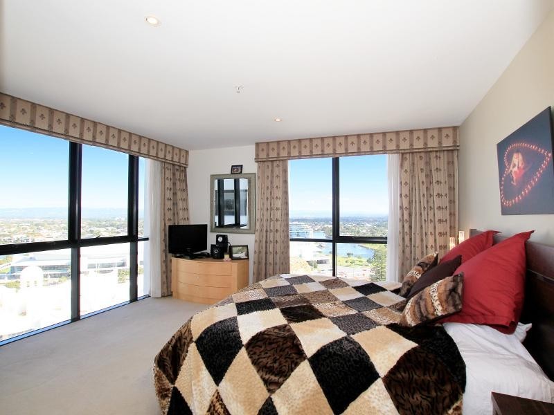 17 Albert Ave, Broadbeach QLD 4218