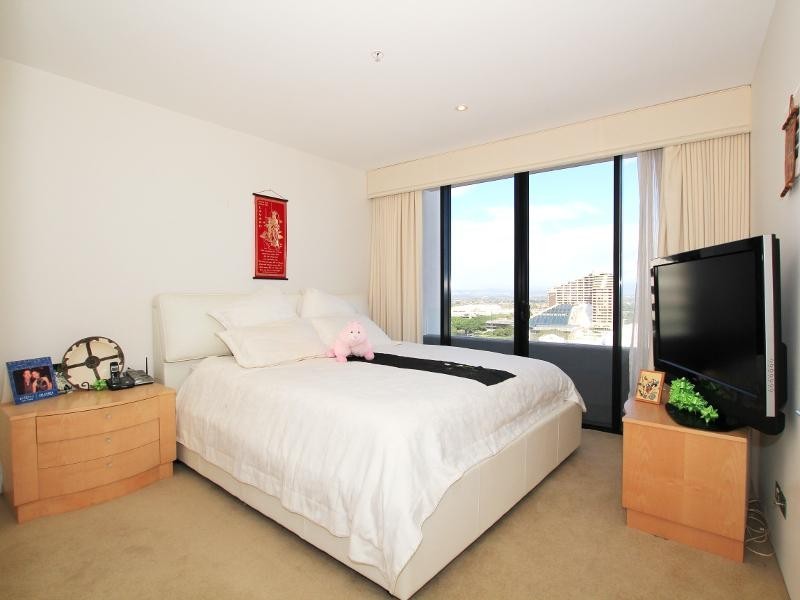 17 Albert Ave, Broadbeach QLD 4218