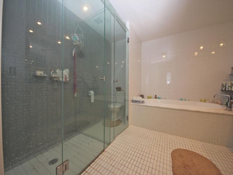 17 Albert Ave, Broadbeach QLD 4218