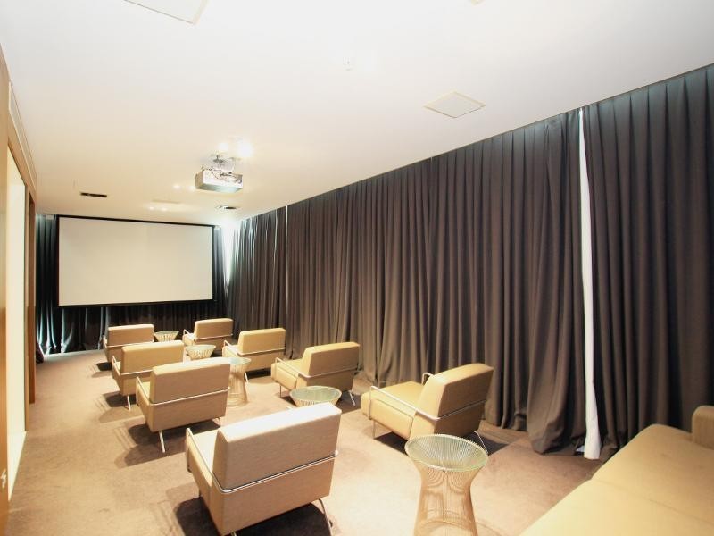 17 Albert Ave, Broadbeach QLD 4218