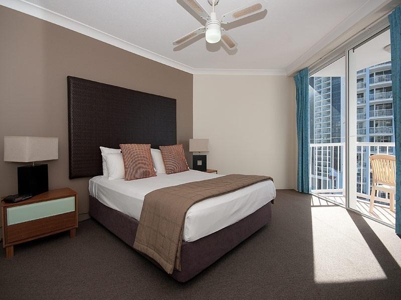1112/31 Alexandra Ave, Broadbeach QLD 4218