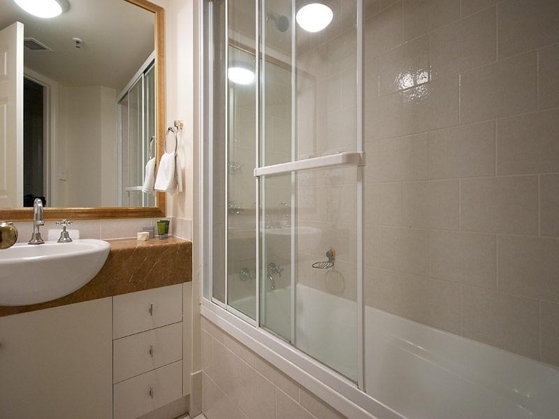 1112/31 Alexandra Ave, Broadbeach QLD 4218