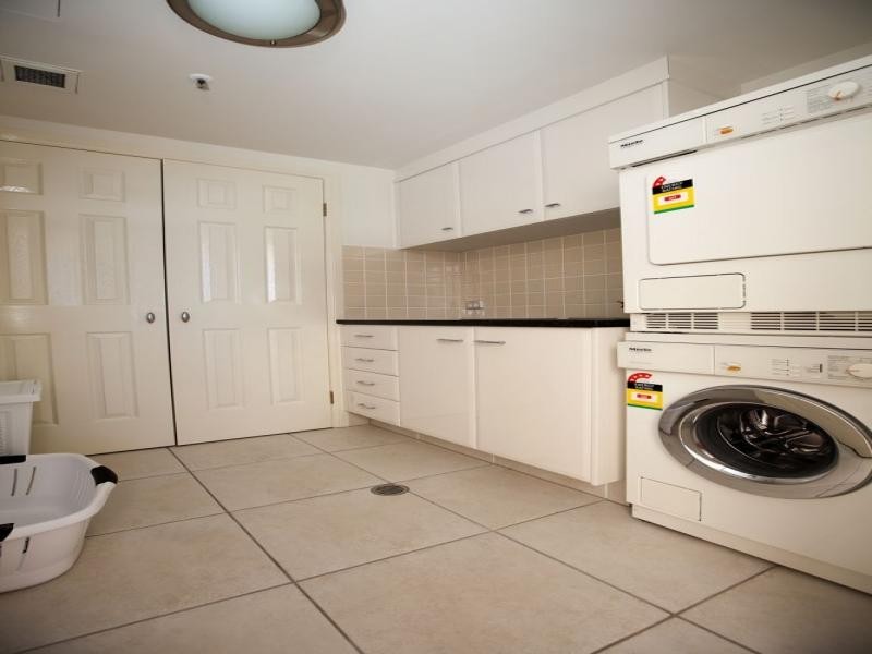 2632 Gold Coast Highway, Broadbeach QLD 4218