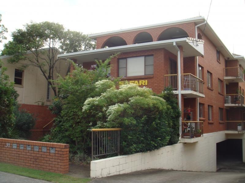 2/31 Armrick Avenue, Broadbeach QLD 4218