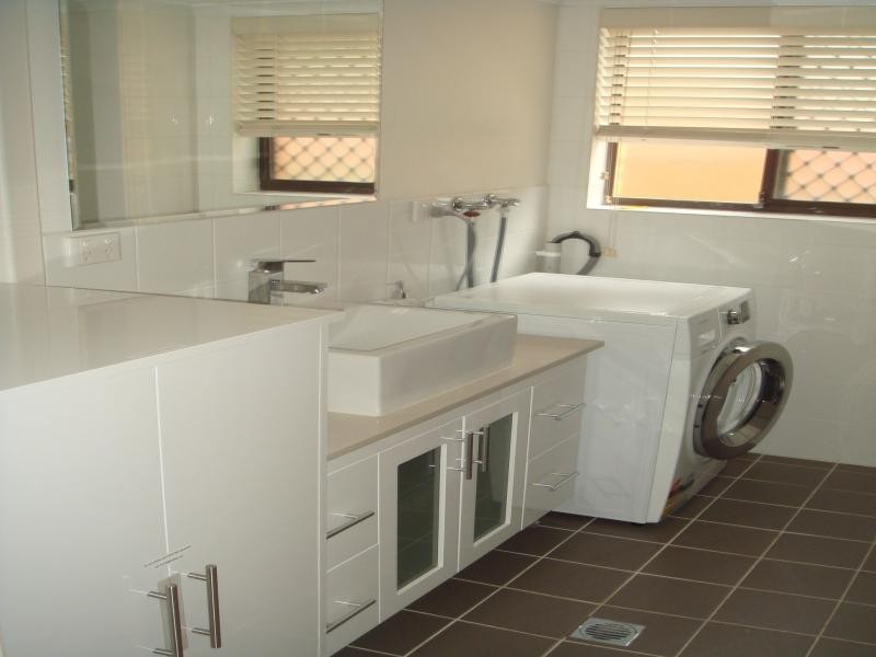 2/31 Armrick Avenue, Broadbeach QLD 4218