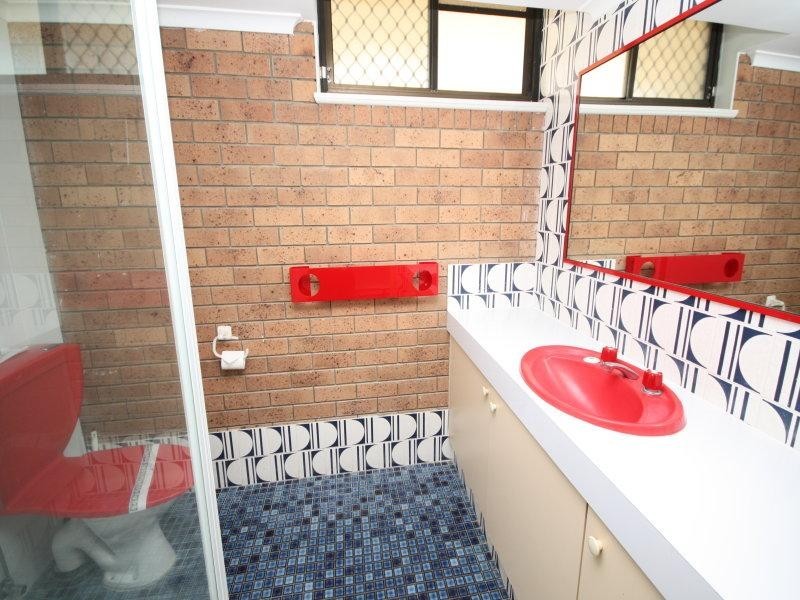 40 Surf Parade, Broadbeach QLD 4218