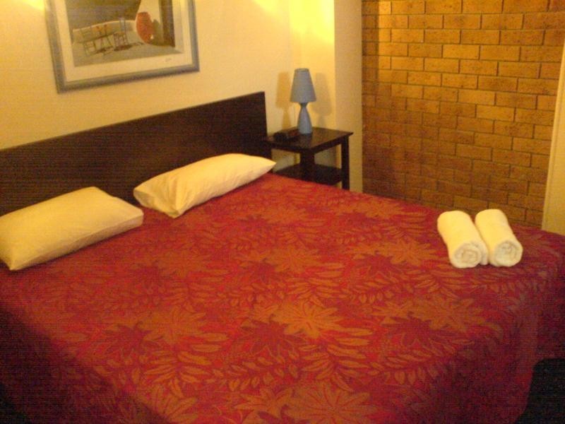 40 Surf Parade, Broadbeach QLD 4218