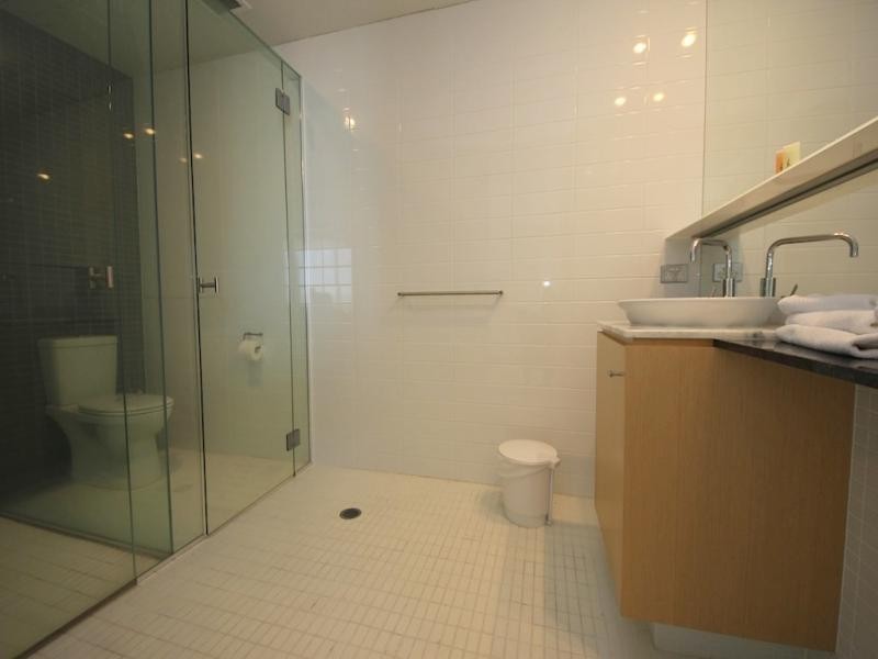 17 Albert Ave, Broadbeach QLD 4218