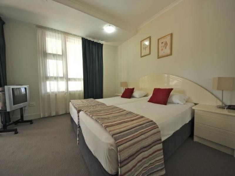 30 Surf Parade, Broadbeach QLD 4218