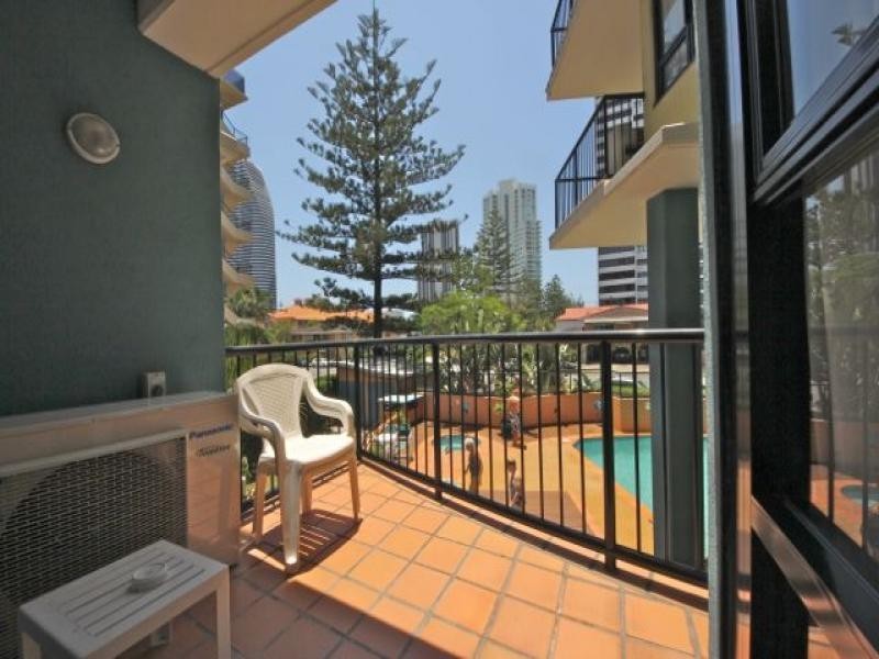 30 Surf Parade, Broadbeach QLD 4218